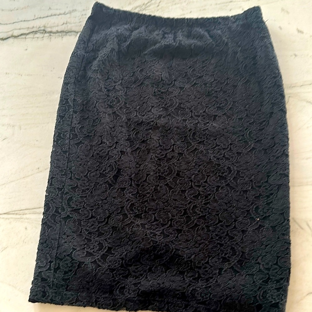 Lace pencil skirt